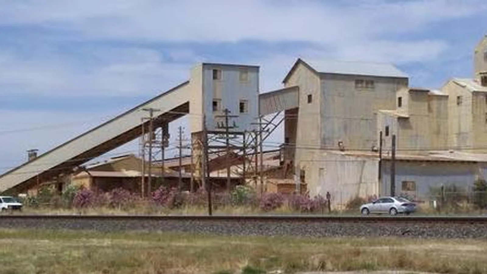 Gladding, McBean pottery works in Lincoln